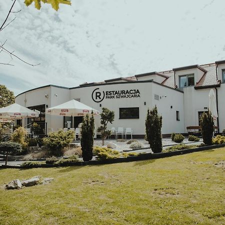 ホテル Restauracja Park Szwajcaria グリヴィツェ エクステリア 写真