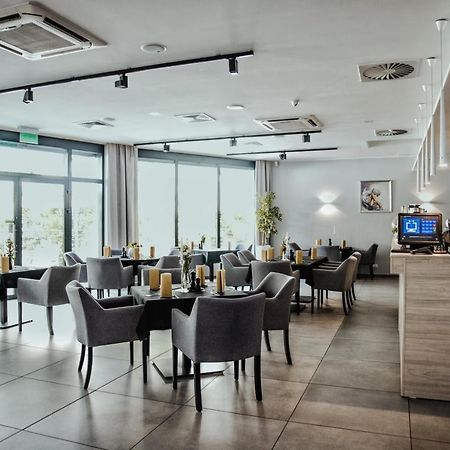 ホテル Restauracja Park Szwajcaria グリヴィツェ エクステリア 写真